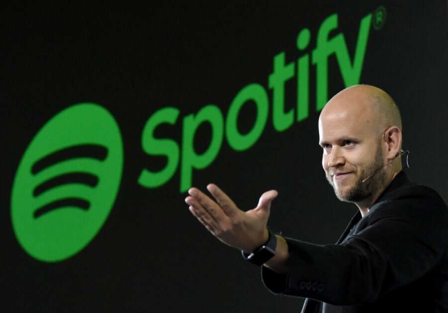 A+CHANGE+IN+POLICY%3A+After+creating+a+policy+that+received+backlash+from+the+public%2C+Spotify+CEO+Daniel+Ek+apologizes+to+the+public+on+May+30%2C+2018.+Spotify+created+a+new+policy+that+ensured+the+company+would+not+promote+hateful+speech.